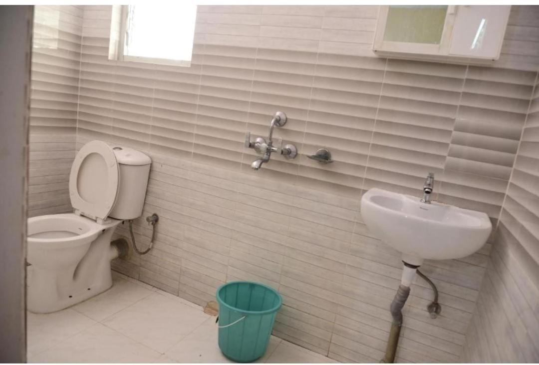 Quarto Inn Гувахати Экстерьер фото